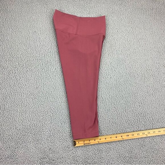 Lululemon Wunder Under Hi-Rise 1/2 Tight Yoga Full-On Luxtreme 17"  |  Size: 4 - Picture 7 of 12